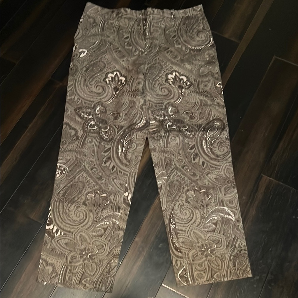Etro Men Brown Pants with Elegant Design.